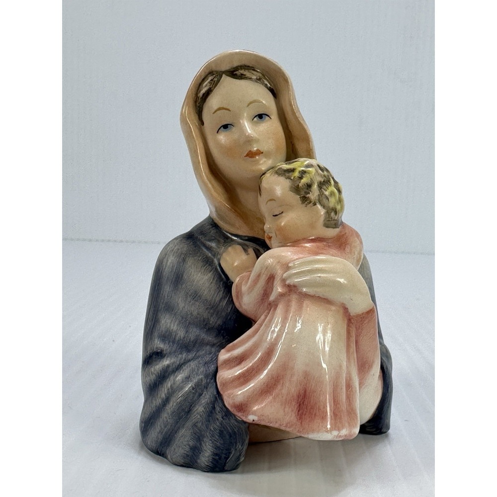 Vintage Sacrart Goebel Hummel Madonna Child Mary HM133 West‎ Germany